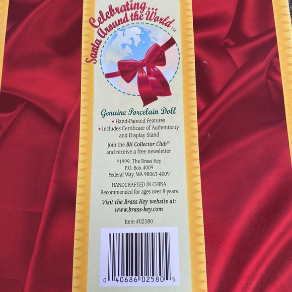 NWOT VTG Santa Around the World Collectible Dutch Porcelain Doll - Picture 8 of 10